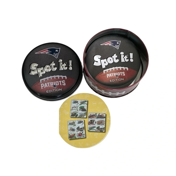 NFL New England Patriots Spot It! Kids Matching Card Game for ages 7+ - Picture 5 of 13